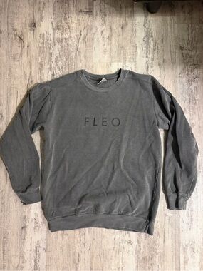 FLEO Crewneck Sweatshirt in Charcoal Gray Size Small